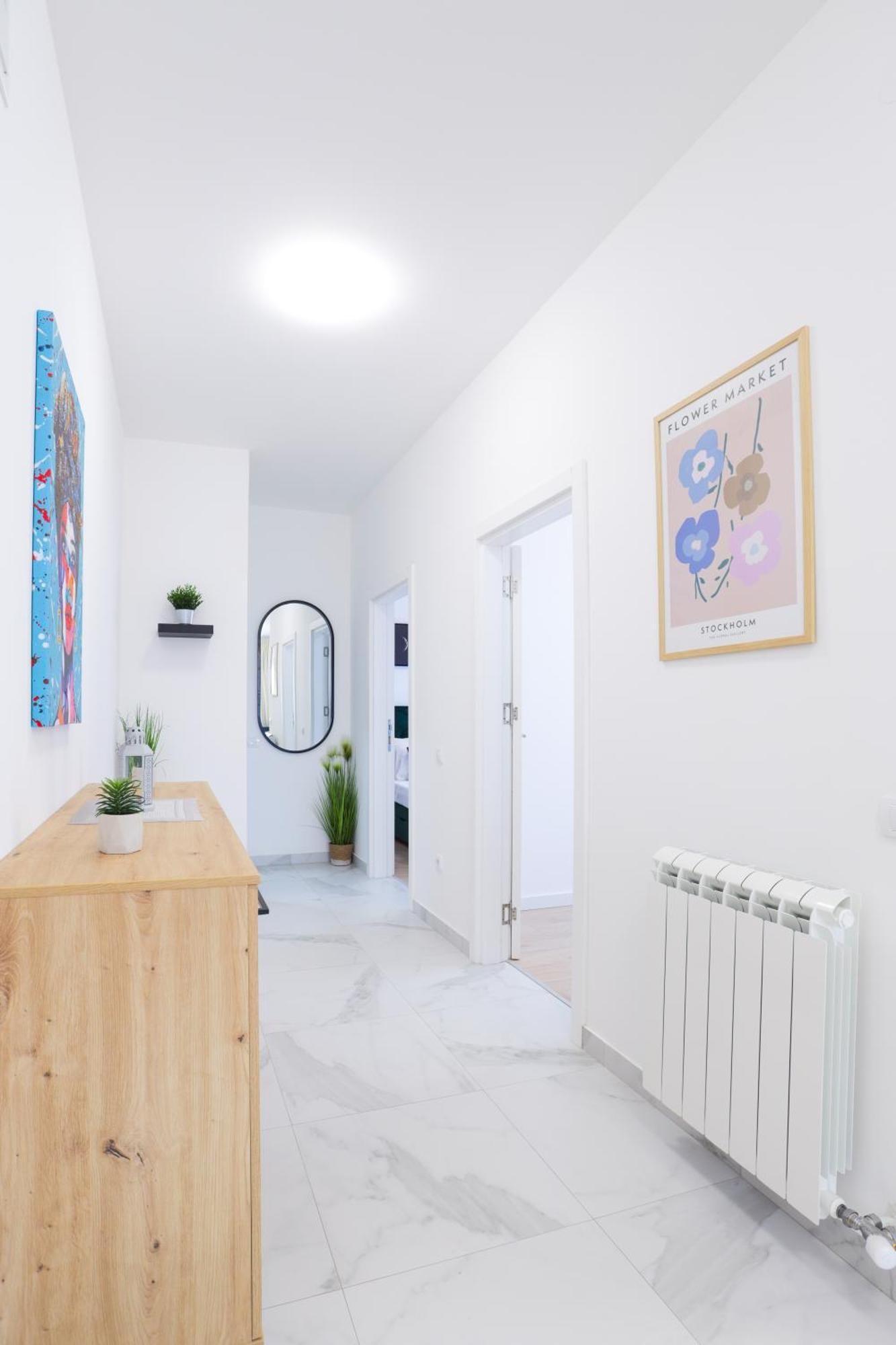 Airport Belgrade Apartments Surčin エクステリア 写真